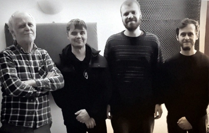 at swing two birds band pic